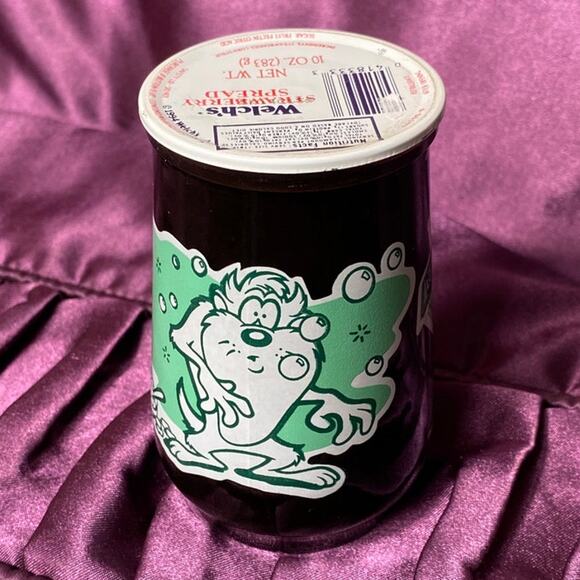 VTG SEALED Welch's LOONEY TUNES  #5 TAZ Strawberry Jam Glass Jar 1994 Acme Soap - Picture 1 of 11